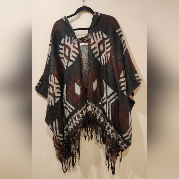 Profile Apparel Tops - PROFILE APPAREL Hooded Sweater Poncho